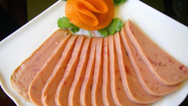 很多女性超愛吃這些食物中食品添加劑超多，醫(yī)生從不讓家屬吃