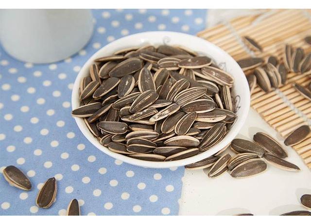 浙江食品問題不少蛋黃酥菌落總數(shù)不符合規(guī)定、瓜子食品添加劑不符合規(guī)定