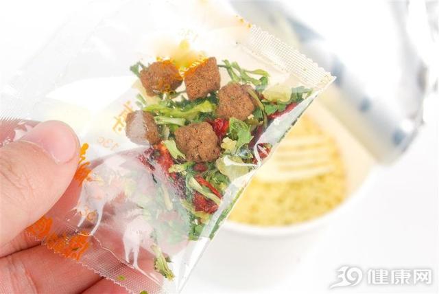 方便面的防腐劑太多，“毒性”有多強(qiáng)？多年的疑惑，終于有了結(jié)論