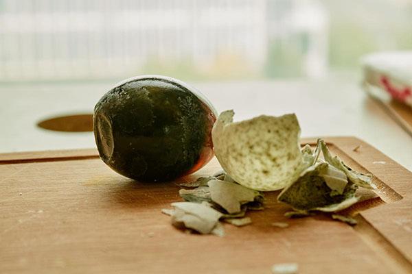 雞精和味精，不只是調(diào)味劑，放與不放，這確實是個問題