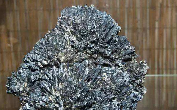 元素周期表中51號元素是什么？有什么罵人梗？